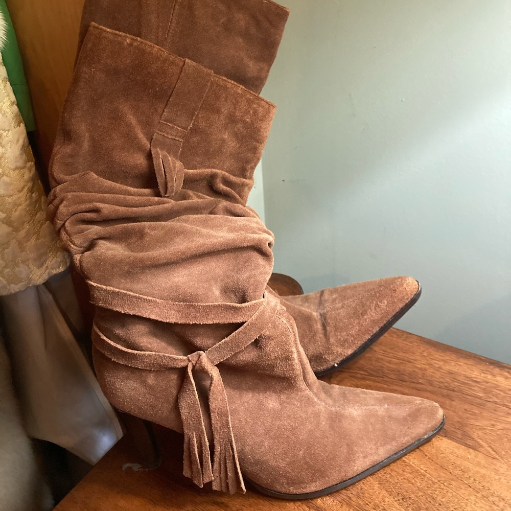 Suede Brown pointed toe heeled Boot with fringe wrap ankle size 6